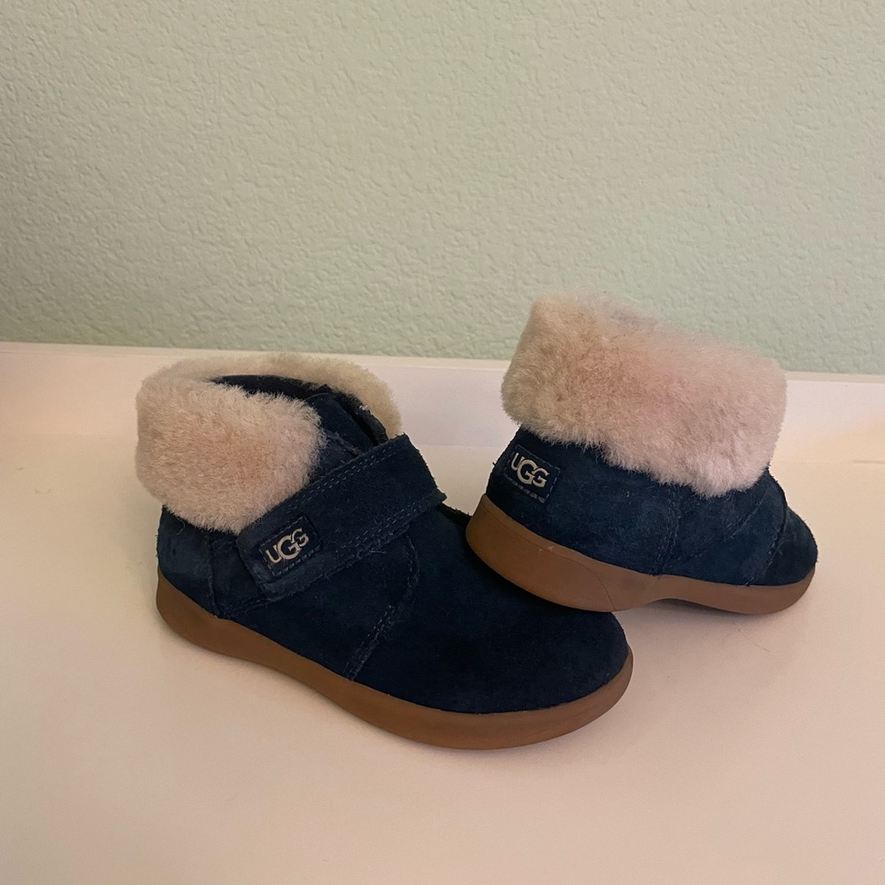 UGG Navy Suede Kids Boots with Cream Fur, Size 11, Toddler, T Nolen